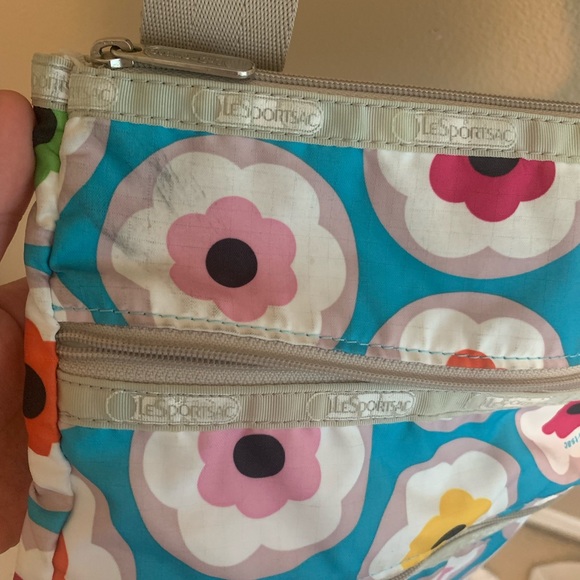 LeSportsac flower bag!! - Picture 4 of 7